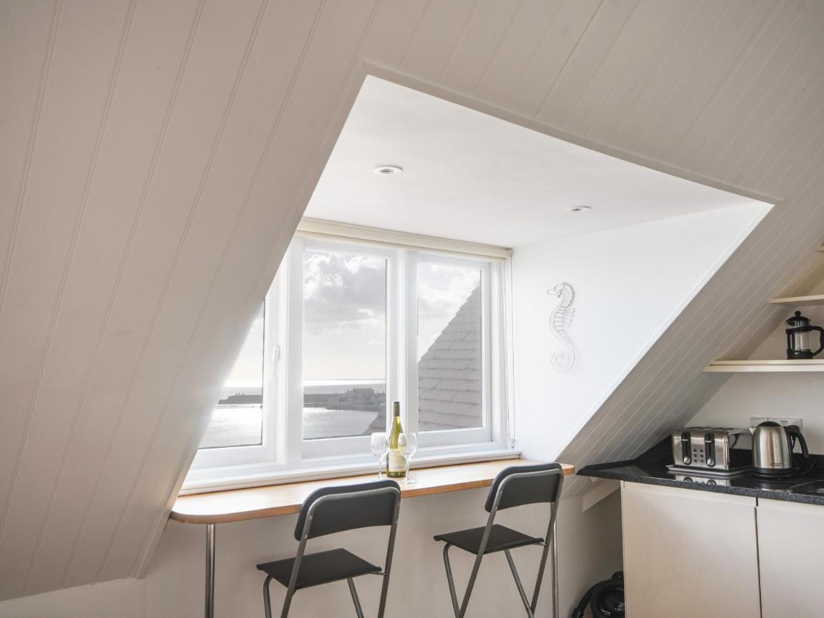 Seascape Apartment Lyme Regis Bagian luar foto